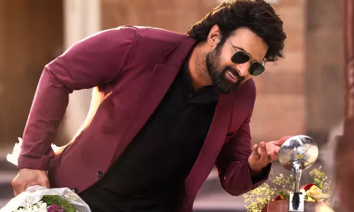 పోటీని త‌ట్టుకోవ‌డానికి రాజా సాబ్ మాస్ట‌ర్ ప్లాన్