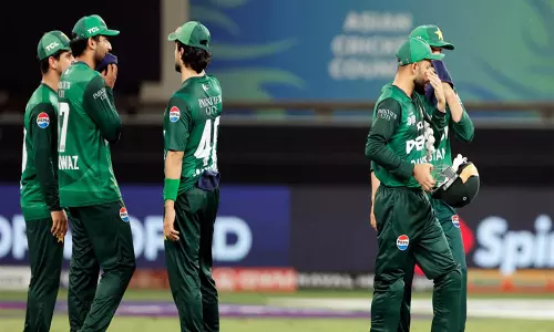 భారత్ తో మ్యాచ్ కు ముందు పాకిస్తాన్ కు దిమ్మదిరిగే షాక్