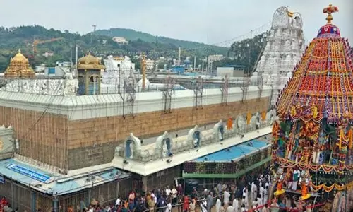 పరకామణిలో రూ.100 కోట్లు దోచేస్తే.. లోక్ అదాలత్ లో రాజీ చేస్తారా?