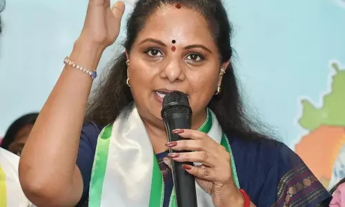 క‌విత ట‌చ్‌ పాలిటిక్స్‌: బీఆర్ఎస్ అలెర్ట్‌!