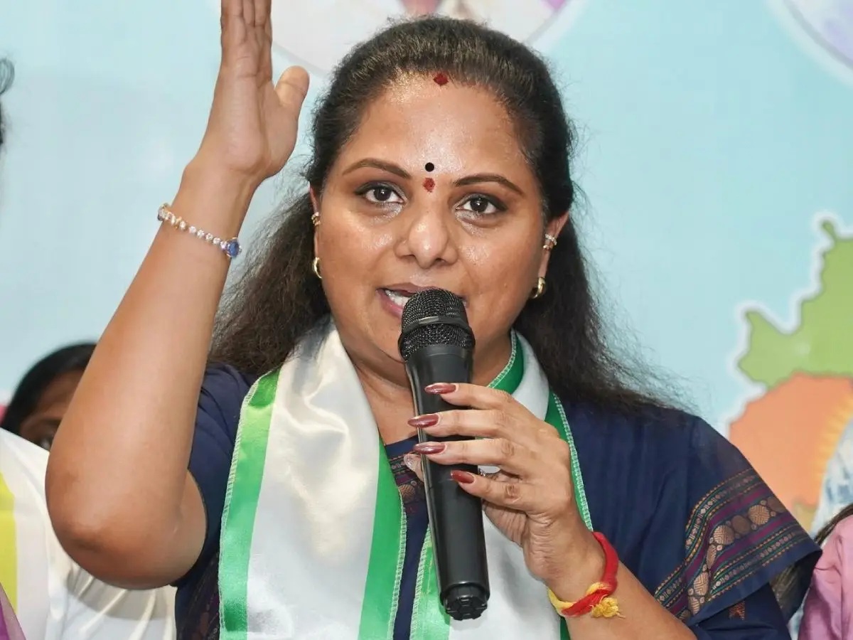 Kavitha Rathi కవిత 'టచ్' పాలిటిక్స్: బీఆర్ఎస్ అలెర్ట్! | Kavitha Hints at New ...