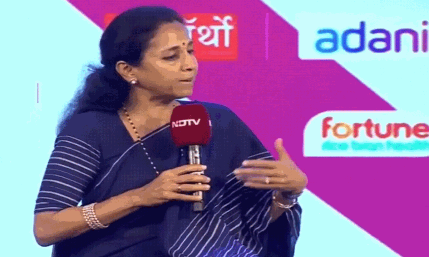 రత్న గర్భ....డాలర్ చుట్టూ పరుగులు !