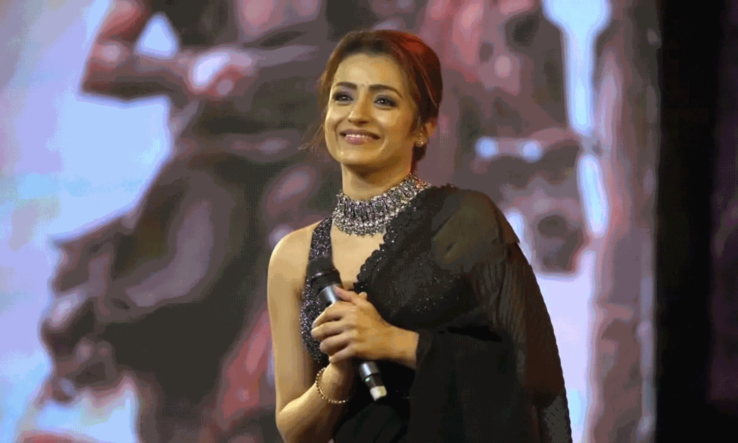 అక్క‌డ రీ లాంచ్ కోసం ట్రై చేస్తోందా?