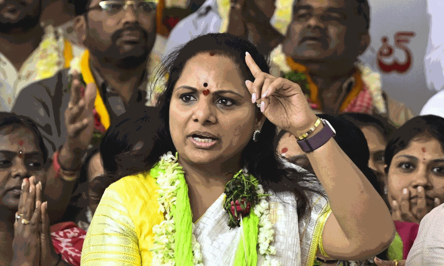 నిజాలు చెబితే బద్నాం చేశారు: హరీష్ ఇలాకాలో కవిత షాకింగ్ కామెంట్స్ నిజాలు చెబితే బద్నాం చేశారు: హరీష్ ఇలాకాలో కవిత షాకింగ్ కామెంట్స్