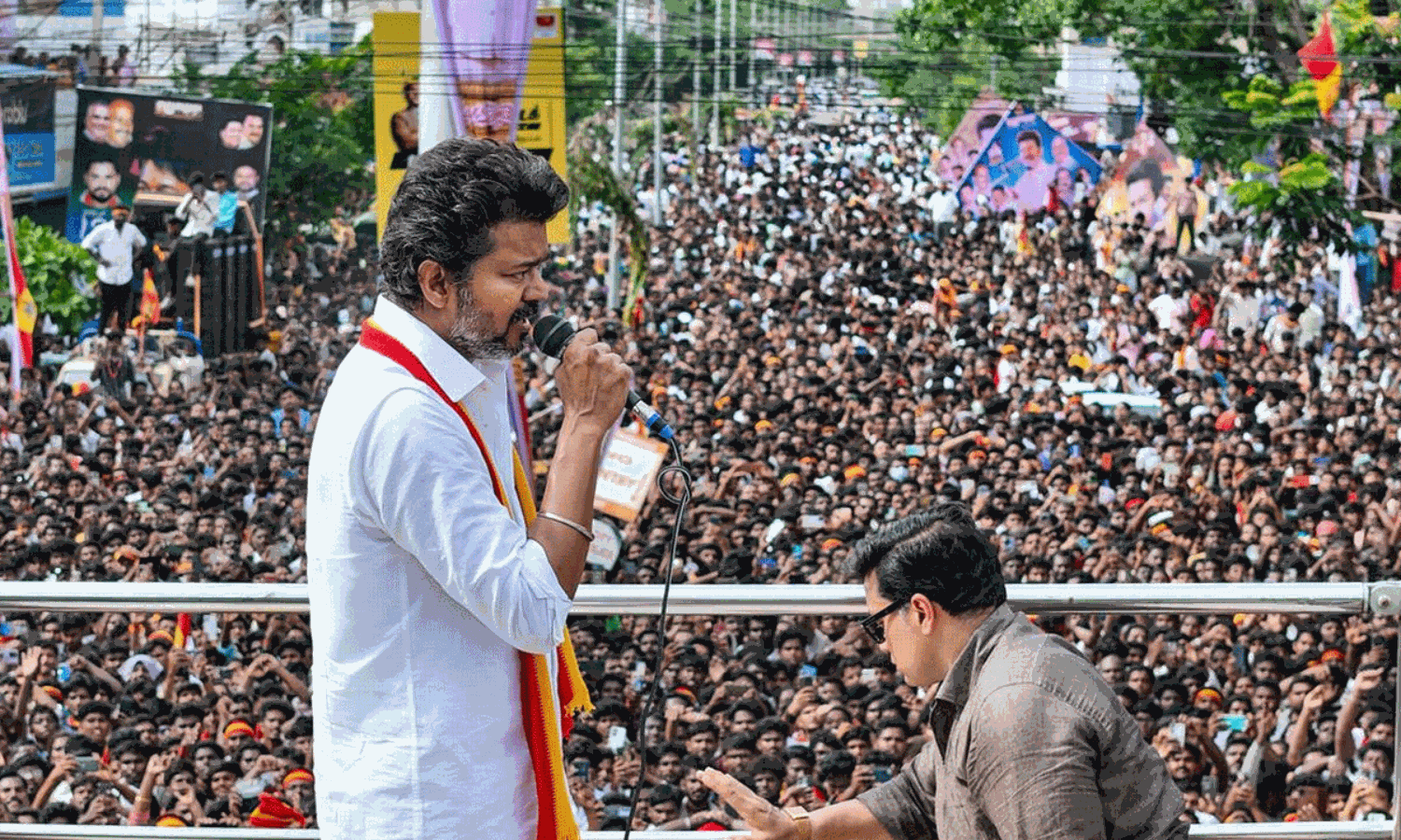 కిర్రాకు పుట్టించేస్తున్న దళపతి విజయ్