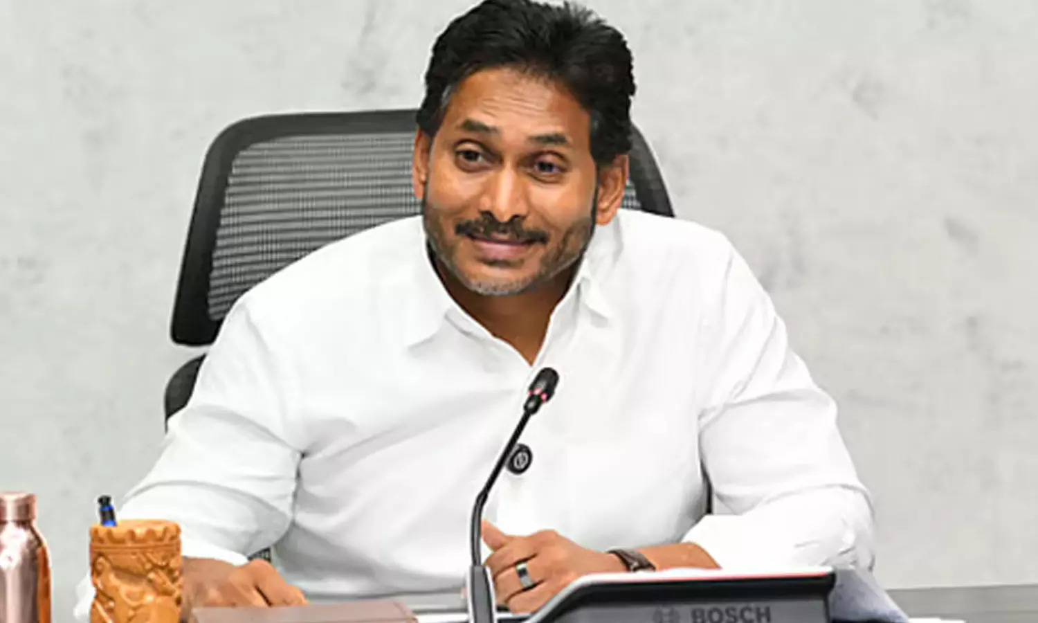 మోడీ డెసిషన్ శభాష్ అన్న జగన్ ! మోడీ డెసిషన్ శభాష్ అన్న జగన్ !