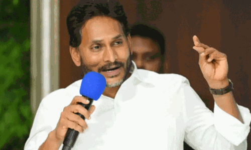 జగన్ హైరిస్క్ చేయబోతున్నారా...వారి పరిస్థితి ఏంటి ?