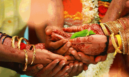 H-1B వీసా ఫీజు పెంపు : భారతీయుల పెళ్లిళ్లు క్యాన్సిల్