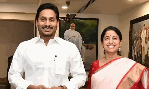 వైసీపీలో జగన్ తరువాత ఆమె ?