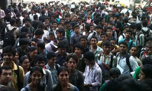 దేశంలో పని చేసే వయసున్న రాష్ట్రాల్లో  తెలుగు రాష్ట్రాలు