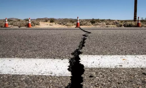 అమెరికాలో భూకంపం.. భయంతో ప్రజల పరుగులు