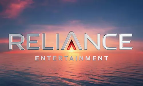 రిల‌య‌న్స్ లో రెండు సంచ‌ల‌నాలు!