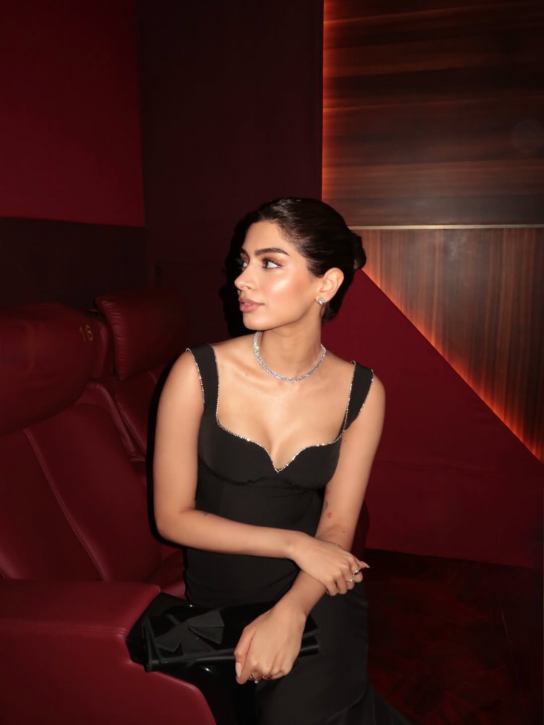 Khushi Kapoor is Packed with Pure Glam Energy Khushi Kapoor is Packed with Pure Glam Energy