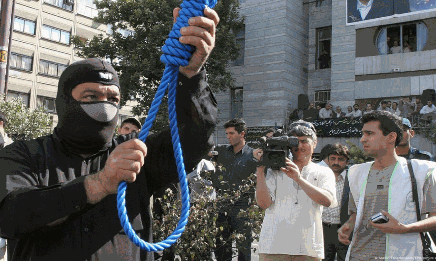 ఇరాన్..అణు ఉరుములు..ఉరి ఉరుకులు.. 9 నెలల్లో వెయ్యిశిక్షలు ఇరాన్..అణు ఉరుములు..ఉరి ఉరుకులు.. 9 నెలల్లో వెయ్యిశిక్షలు