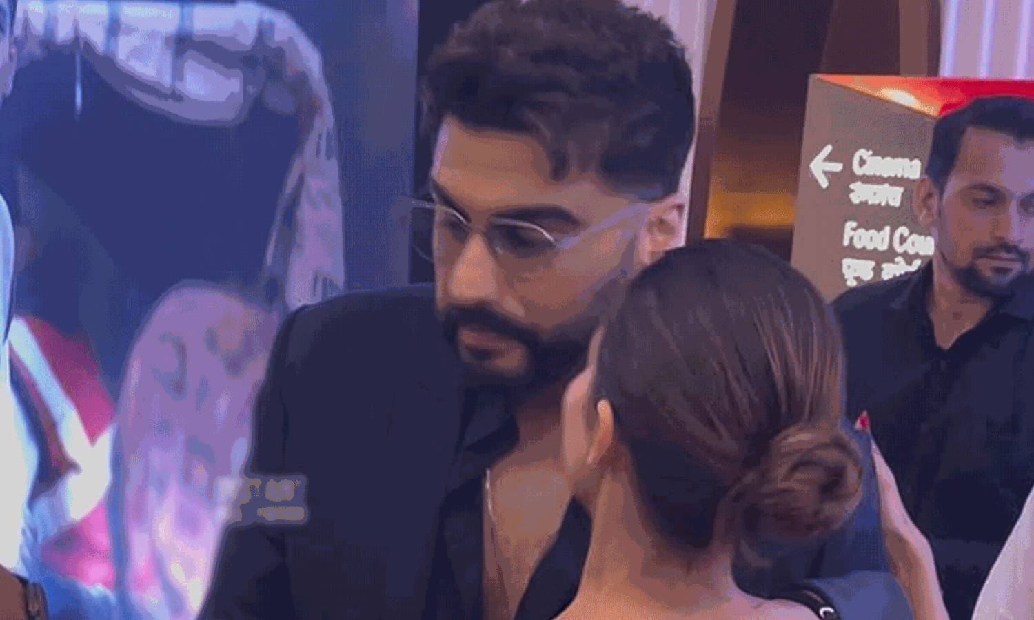 మళ్లీ ఒక్కటైన బాలీవుడ్ జంట.. సో క్యూట్ కదా! మళ్లీ ఒక్కటైన బాలీవుడ్ జంట.. సో క్యూట్ కదా!