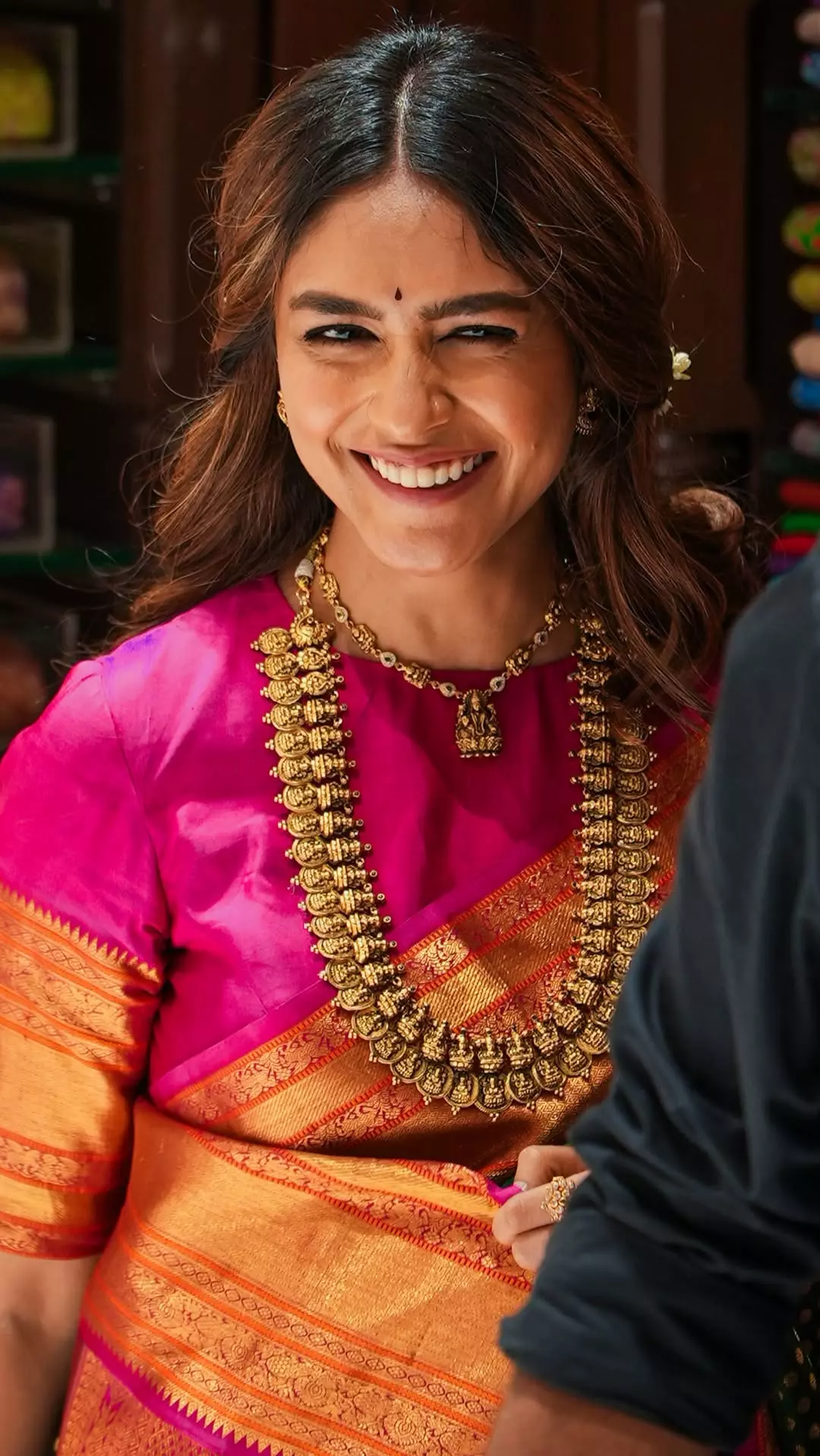 Mrunal Thakur Looks Gorgeous in Saree at Hyderabad Opening