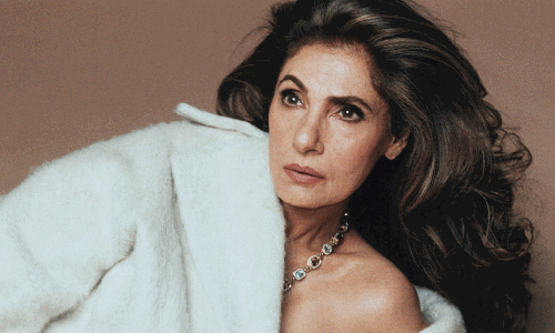 హీరో ఛాతి చూసి బాబోయ్ అనేసిందా!