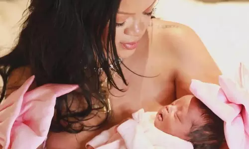 ప్ర‌ముఖ గాయ‌నికి మూడో బిడ్డ‌.. పెళ్లిపై ప్ర‌శ్న‌ల వ‌ర్షం