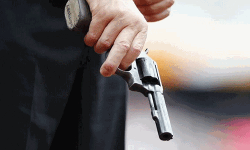 జైలుకు యువ‌కుడు.. గ్యాంగ్‌స్ట‌ర్ అని ఊహించుకుని!