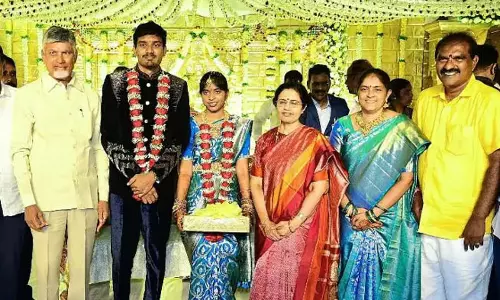 టీడీపీ భక్తుడు అంటే ఆయనేగా మరి !