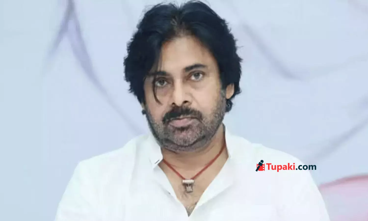 బాలకృష్ణ వర్సెస్ చిరంజీవి : పవన్ కళ్యాణ్ ఎటు వైపు ? బాలకృష్ణ వర్సెస్ చిరంజీవి : పవన్ కళ్యాణ్ ఎటు వైపు ?