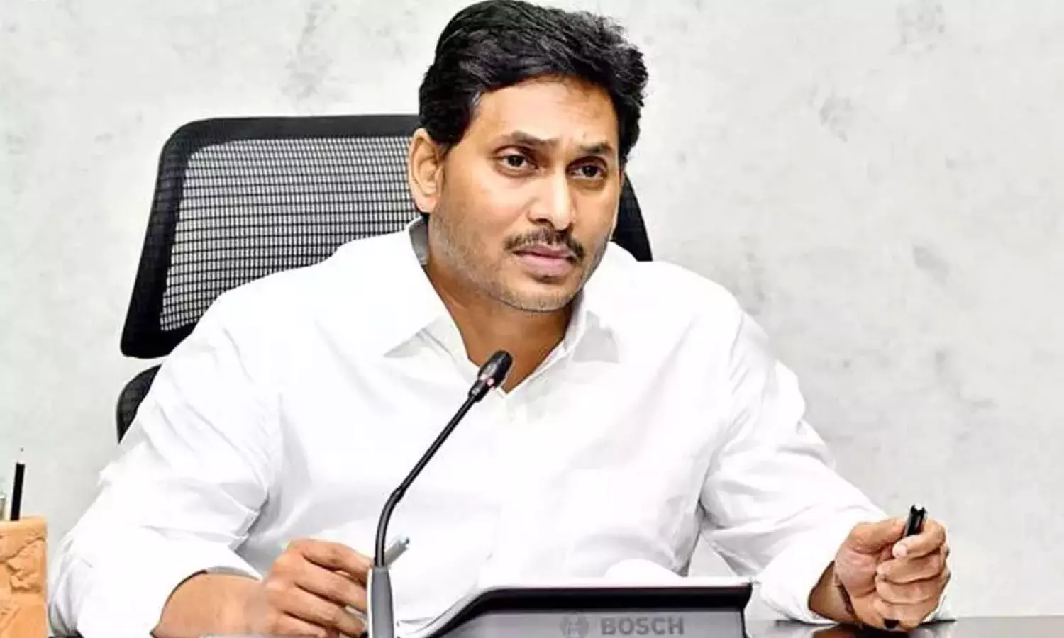 అసెంబ్లీలో జగన్... అవును నిజమే !