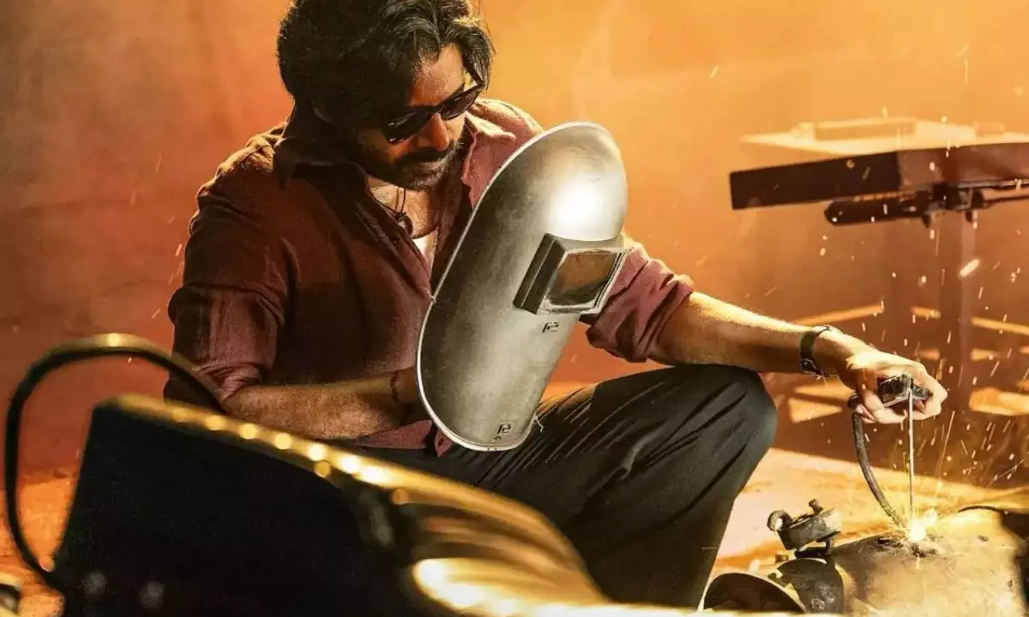 ఓజీ-2 చేస్తే ఇదేనా.. కథ? ఓజీ-2 చేస్తే ఇదేనా.. కథ?