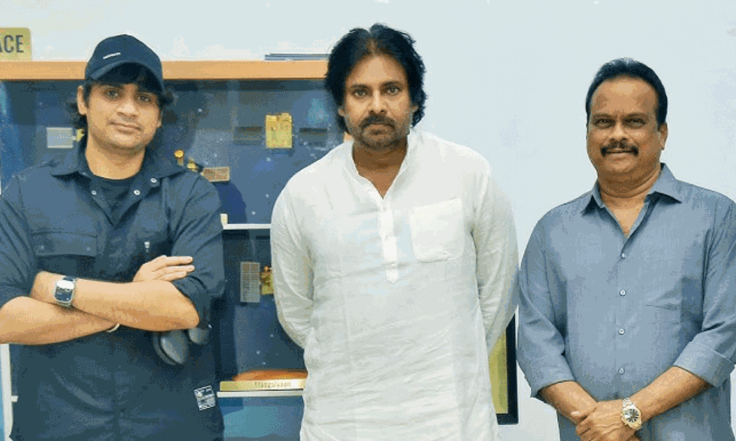 ఓజీ మేక‌ర్స్.. ఈ అతి అవ‌స‌ర‌మా?