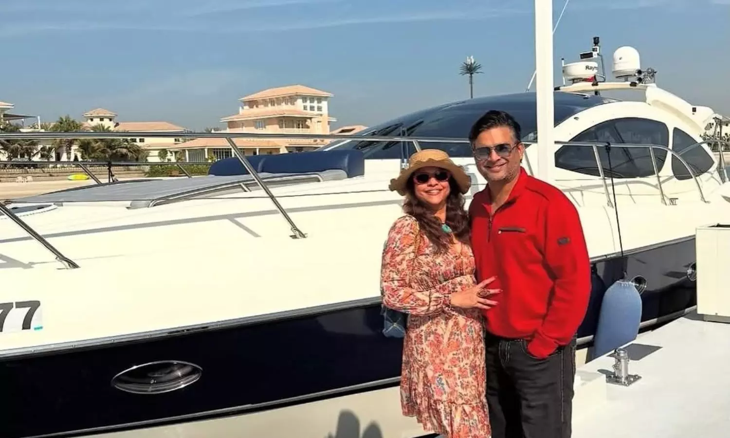 ఒక పడవ కొనుక్కుని దుబాయ్లో దాచిన హీరో ఒక పడవ కొనుక్కుని దుబాయ్లో దాచిన హీరో