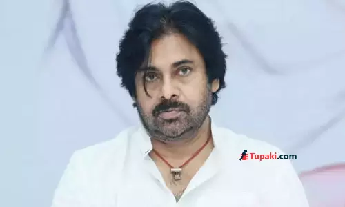 బాలకృష్ణ వర్సెస్ చిరంజీవి : పవన్ కళ్యాణ్ ఎటు వైపు ?