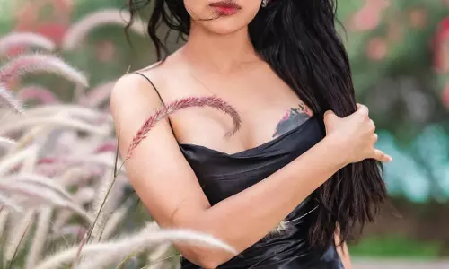 Divi Vadthya’s Stunning Photos and Rising Career