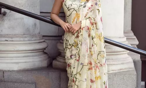 Kareena Kapoor in White Floral Saree is Eye Feast