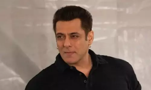 స‌ల్మాన్‌ అడుక్కుంటాడు.. పాదాలు నాకేస్తాడు.. డైరెక్ట‌ర్ ఫైర్!