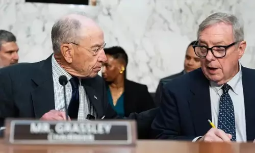 బిగ్ టెక్  కంపెనీలకు  హెచ్-1బి వీసా పై సెనేటర్ల కఠిన ప్రశ్నలు