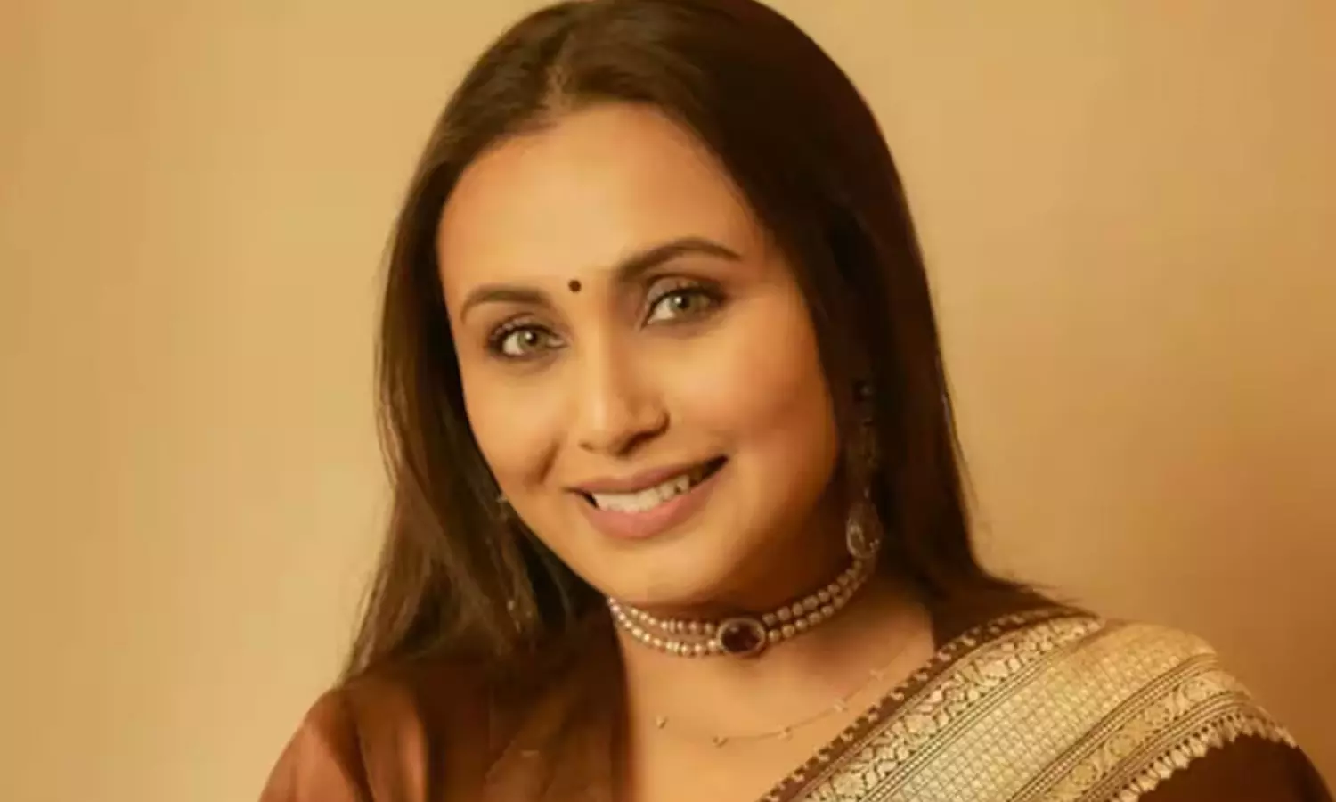 రాణి ముఖర్జీ ఆ గొలుసు వెనుక స్టోరీ రాణి ముఖర్జీ ఆ గొలుసు వెనుక స్టోరీ