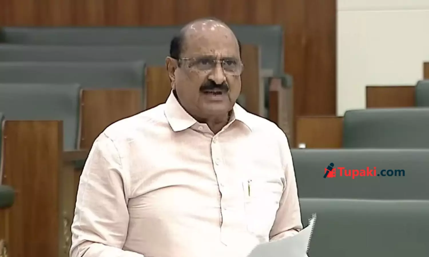 చిరంజీవి-బాలయ్య వివాదం: కామినేని నష్ట నివారణ చిరంజీవి-బాలయ్య వివాదం: కామినేని నష్ట నివారణ