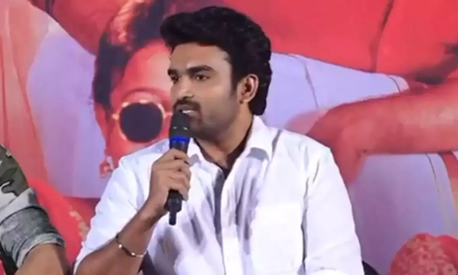 కే ర్యాంప్ లో బూతులు.. హీరో ఏమన్నారంటే.. కే ర్యాంప్ లో బూతులు.. హీరో ఏమన్నారంటే..