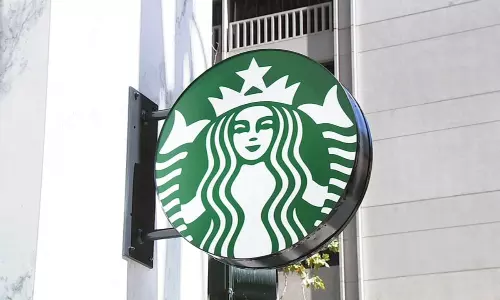 స్టార్ బక్స్ కు ఏమైంది? వందల్లో స్టోర్లను మూసివేయటమా?