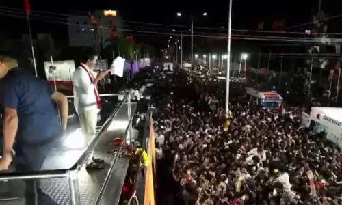 విజయ్‌ టీవీకే పార్టీ ర్యాలీలో ఘోరం: తొక్కిసలాటలో 31 మంది మృతి