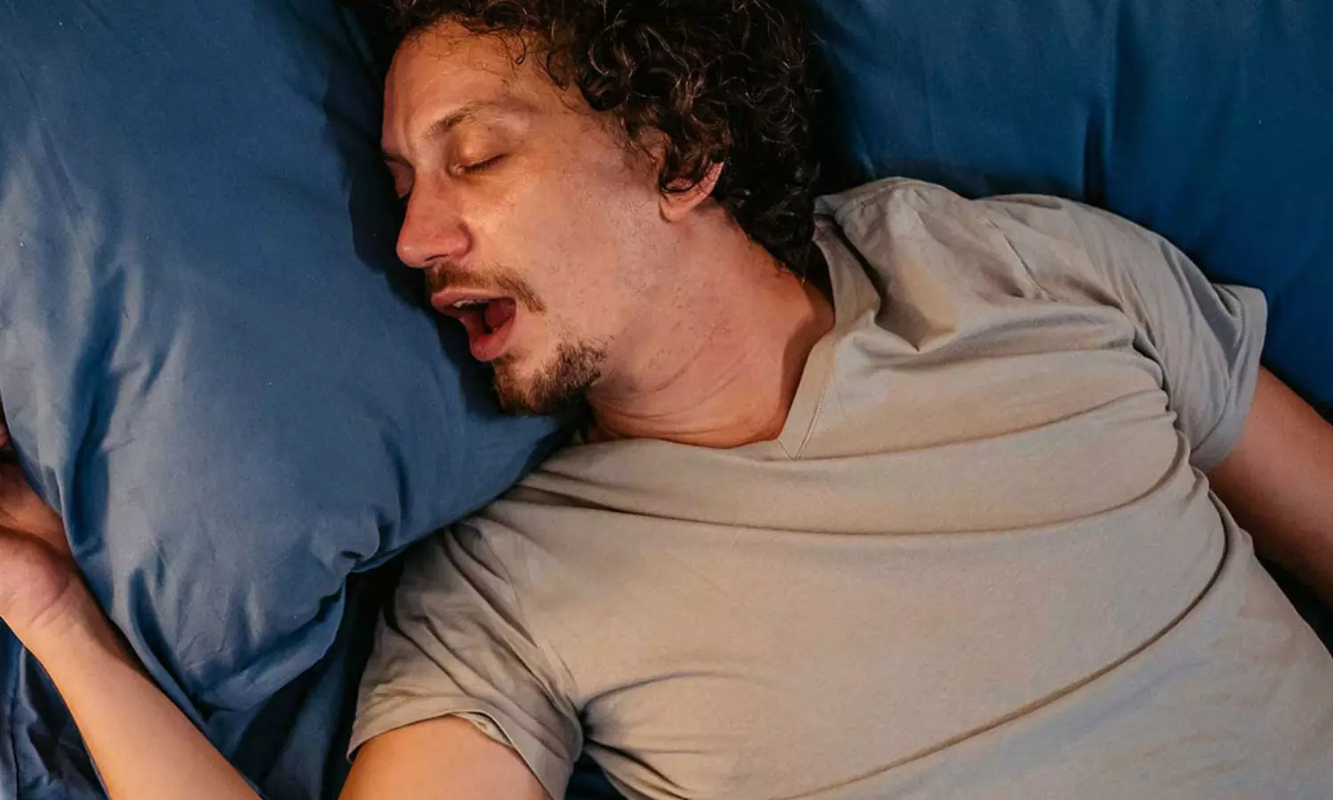 గురకకు చెక్ చెప్పేందుకు నోటికి టేప్.. అస్సలొద్దు బాస్!