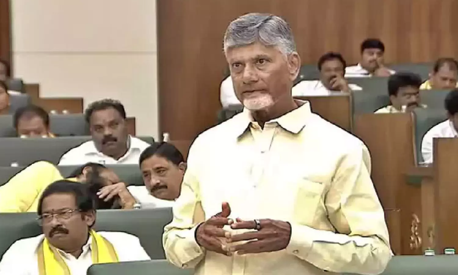 అసెంబ్లీలోనూ పైరవీలా: బాబు అంతర్మథనం..! అసెంబ్లీలోనూ పైరవీలా: బాబు అంతర్మథనం..!