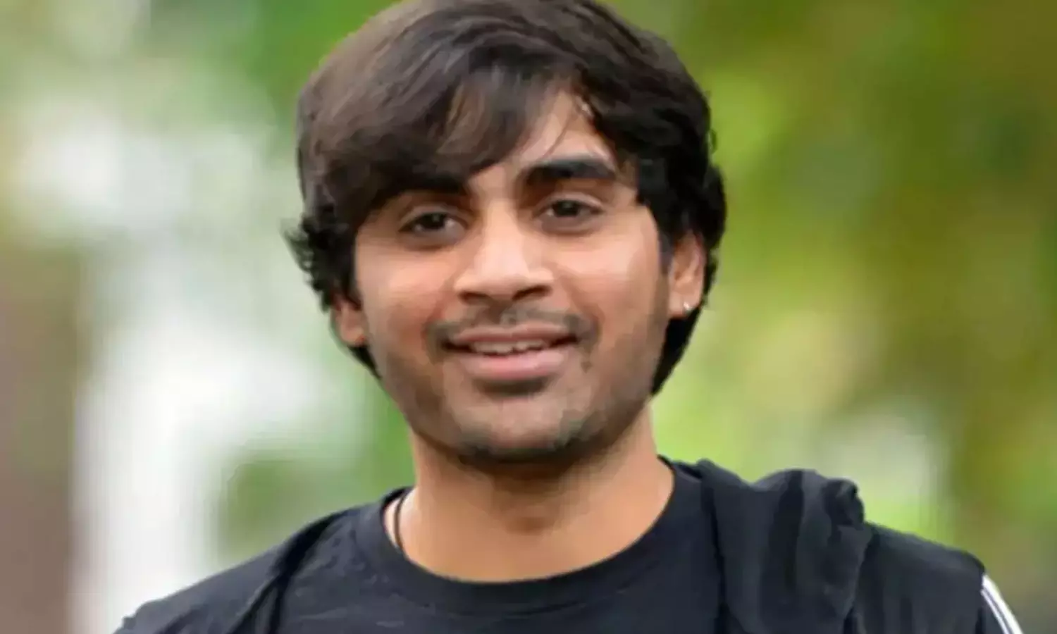 పుష్ప రాజ్ దృష్టిలో పడ్డాడా..? పుష్ప రాజ్ దృష్టిలో పడ్డాడా..?