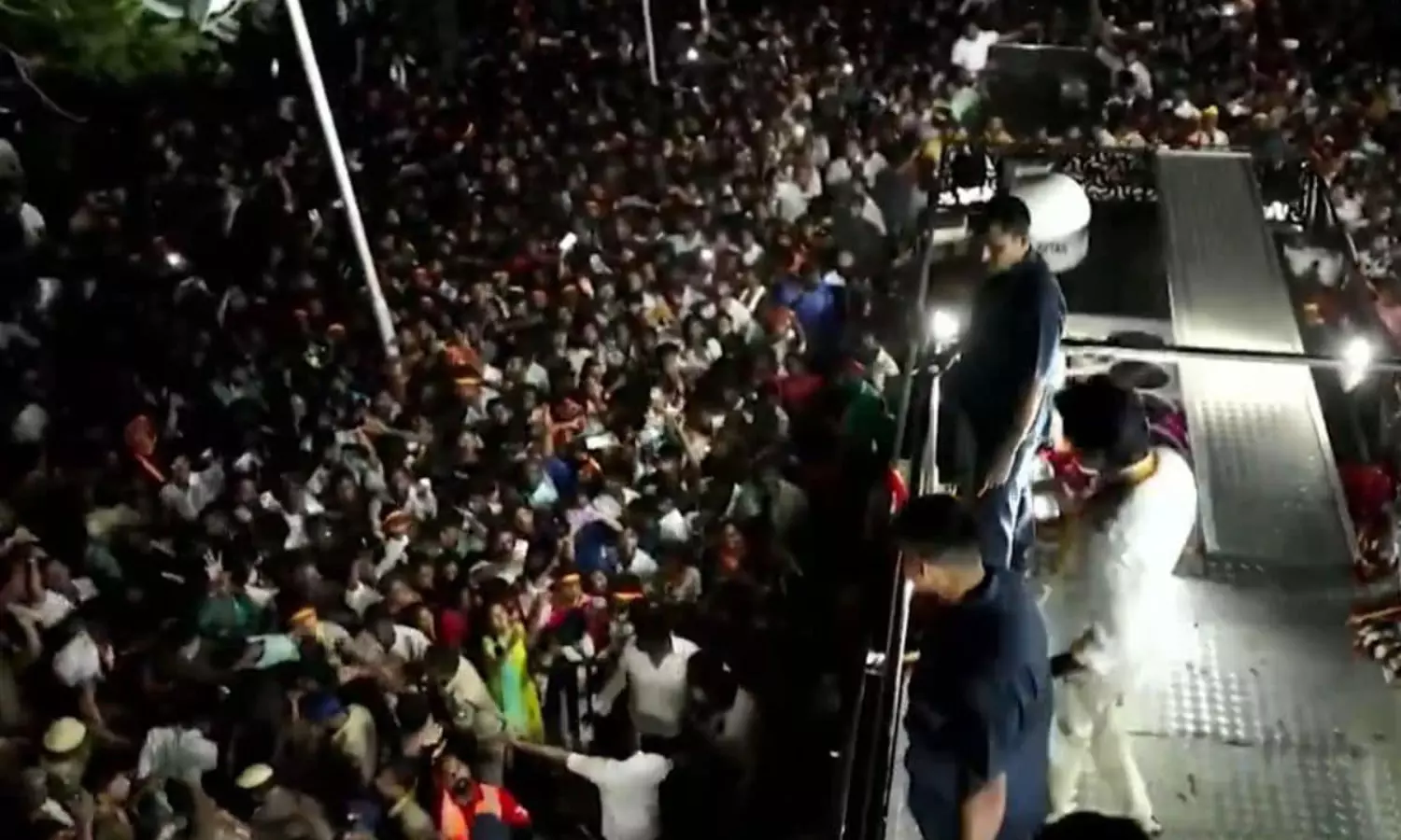 తొక్కిసలాట ఘటన... 15 రోజుల ముందే ఎలా చెప్పాడు?