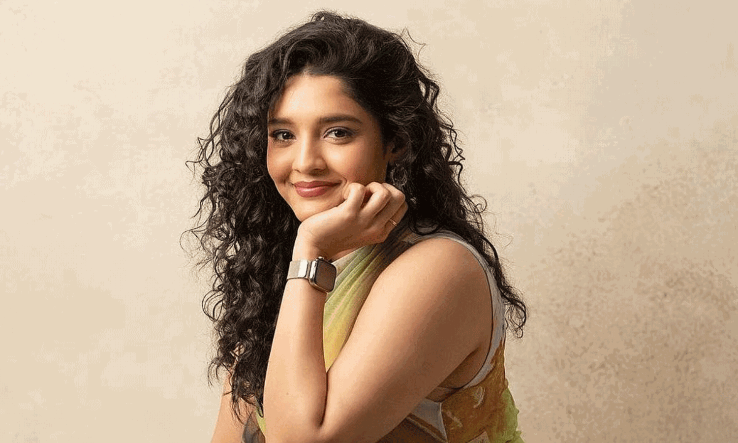 సైట్ కొడితే ప‌క్క‌కు పిలిచి కుమ్మేస్తానంటోంది!