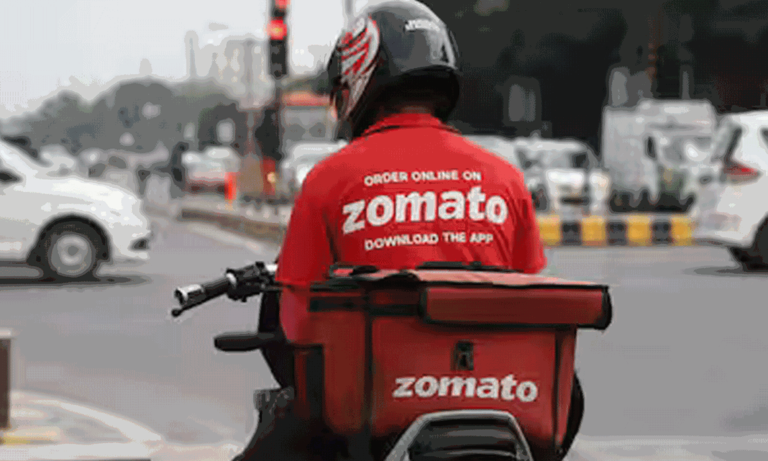 కుటుంబం కోసం కష్టపడుతున్న చెవిటి–మూగ డెలివరీ బాయ్‌ కథ