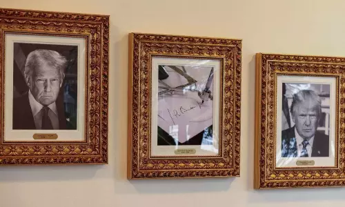 వైట్ హౌస్ లో జోబైడెన్ కు ఘోర అవమానం.. ట్రంప్ స్ట్రోక్ మామూలుగా లేదు