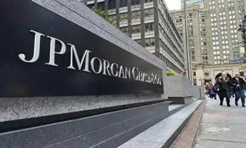 కొత్త H-1B ఫీజుతో వేల ఉద్యోగాలు పోతాయి.. అమెరికా సైతం మునిగినట్టే