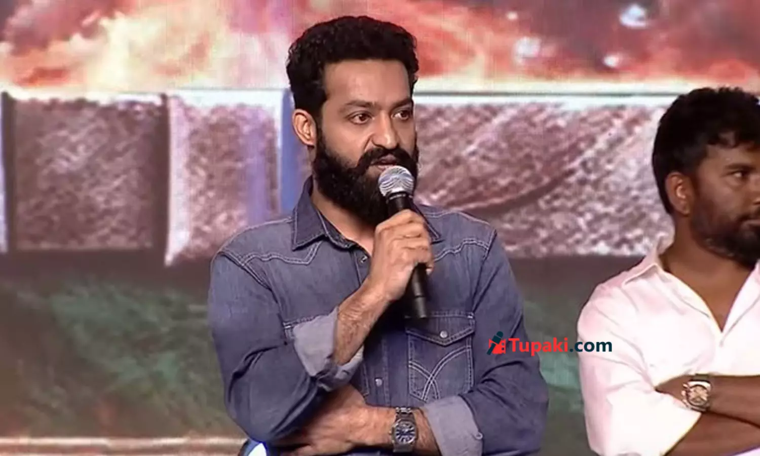 కాంతార -1 వేదిక‌పై తారక్ ఎందుకు అంత ఇబ్బంది ప‌డ్డారు?