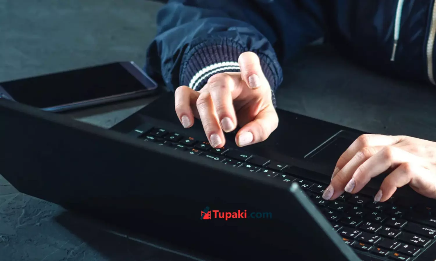 వేల కోట్ల నష్టం చేసిన పైరసీ గ్యాంగ్‌ అరెస్ట్‌..!