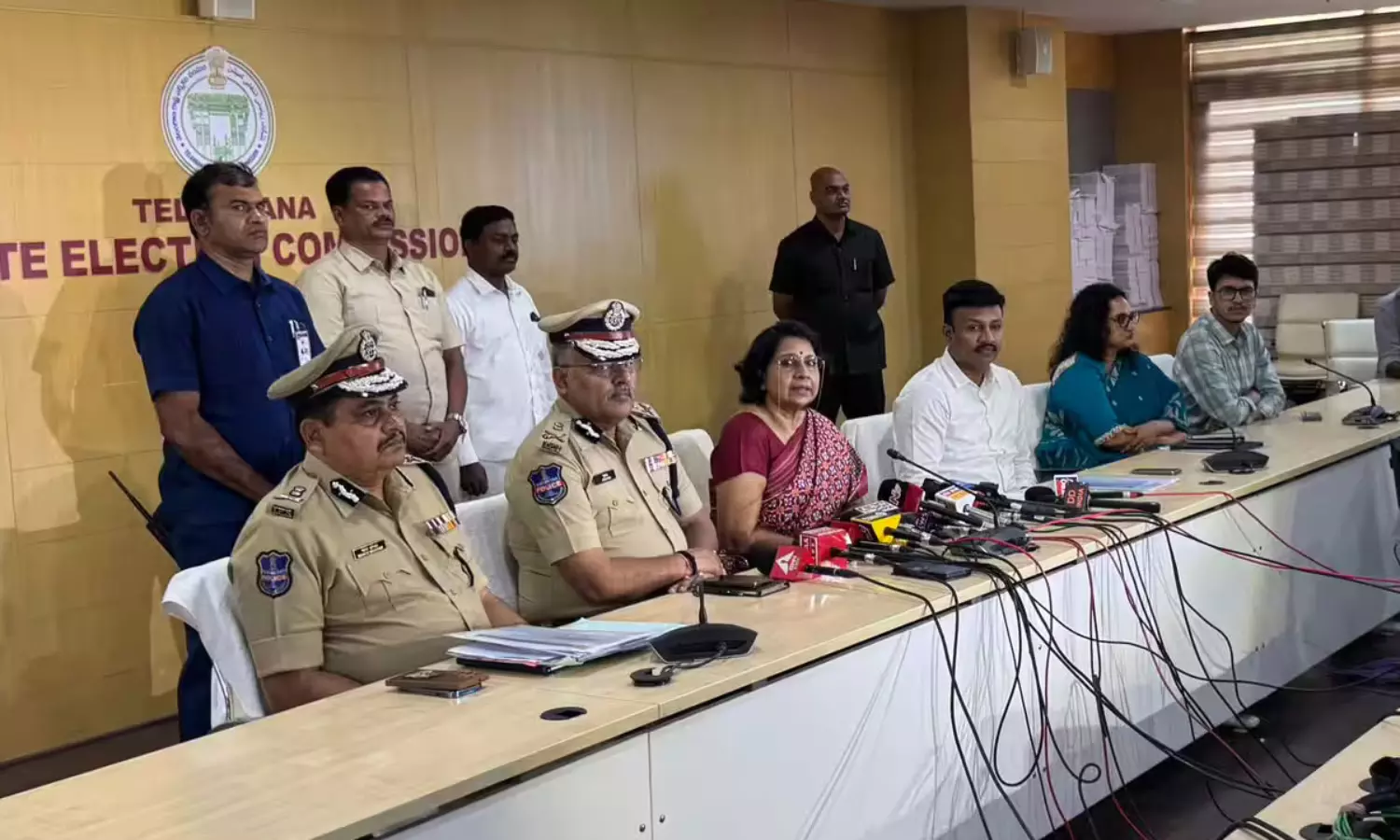 తెలంగాణలో స్థానిక ఎన్నికలు.. రాజకీయ నాయకుల ఆశలు